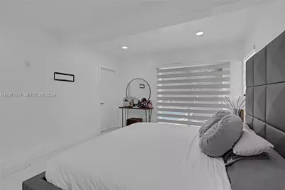 7031 SW 12th St, Pembroke Pines, FL 33023 - Photo 13