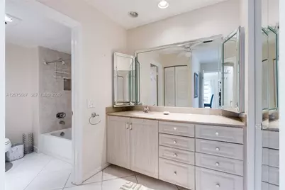 8566 Casa Del Lago #H, Boca Raton, FL 33433 - Photo 31