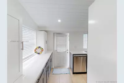 88 NW 85th St #1, Miami, FL 33150 - Photo 9