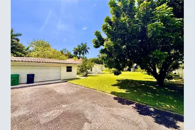 8775 SW 53rd Ct #REAR, Miami, FL 33143 - Photo 9
