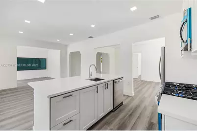 340 NE 125th St, North Miami, FL 33161 - Photo 13