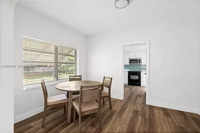 27 NW 21st St, Homestead, FL 33030 - Photo 7