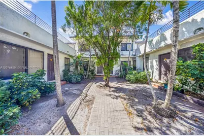 2000 Monroe St #10, Hollywood, FL 33020 - Photo 13