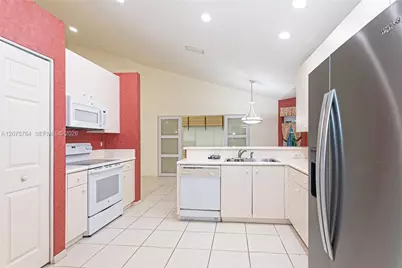 7367 Sterling Falls Ln, Boynton Beach, FL 33437 - Photo 7
