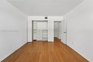 1420 Brickell Bay Dr, Miami, FL 33131 - Photo 17