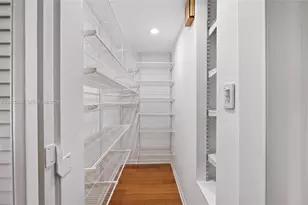 1420 Brickell Bay Dr, Miami, FL 33131 - Photo 23