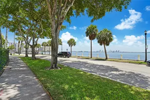 1420 Brickell Bay Dr, Miami, FL 33131 - Photo 3