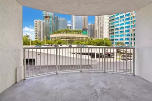 1420 Brickell Bay Dr, Miami, FL 33131 - Photo 5