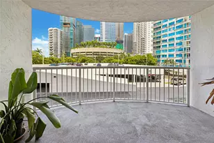 1420 Brickell Bay Dr, Miami, FL 33131 - Photo 5