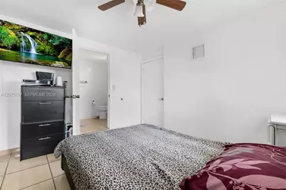 6049 W 14th Ct, Hialeah, FL 33012 - Photo 13