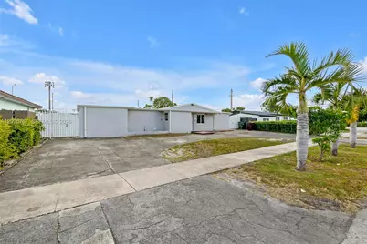 6049 W 14th Ct, Hialeah, FL 33012 - Photo 37