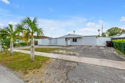 6049 W 14th Ct, Hialeah, FL 33012 - Photo 35