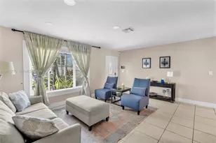 907 NE 5th St, Hallandale Beach, FL 33009 - Photo 5
