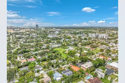 907 NE 5th St, Hallandale Beach, FL 33009 - Photo 33