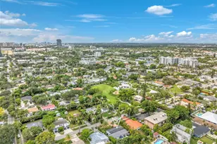907 NE 5th St, Hallandale Beach, FL 33009 - Photo 33