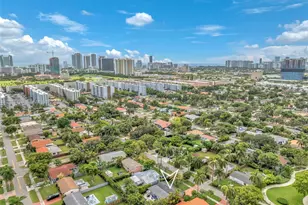 907 NE 5th St, Hallandale Beach, FL 33009 - Photo 31