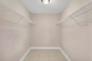 907 NE 5th St, Hallandale Beach, FL 33009 - Photo 11