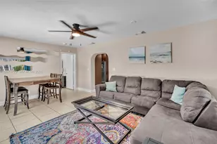 907 NE 5th St, Hallandale Beach, FL 33009 - Photo 17
