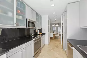 204 Washington Ave, Miami Beach, FL 33139 - Photo 11