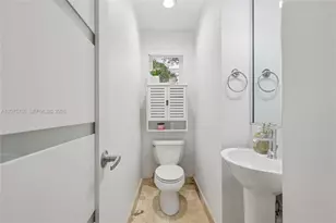 204 Washington Ave, Miami Beach, FL 33139 - Photo 23