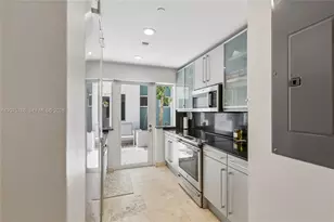 204 Washington Ave, Miami Beach, FL 33139 - Photo 9