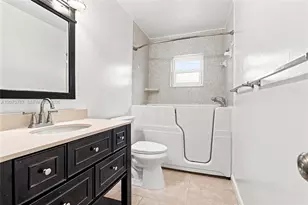 1431 NW 85th Way, Plantation, FL 33322 - Photo 21