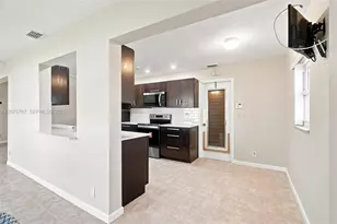 1431 NW 85th Way, Plantation, FL 33322 - Photo 15
