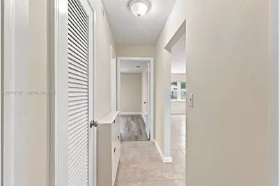 1431 NW 85th Way, Plantation, FL 33322 - Photo 9