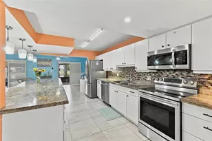 958 Mockingbird Ln, Plantation, FL 33324 - Photo 3