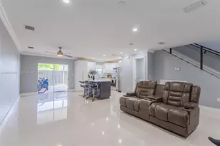 9425 NW 114th Ln, Hialeah Gardens, FL 33018 - Photo 9