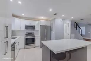 9425 NW 114th Ln, Hialeah Gardens, FL 33018 - Photo 1