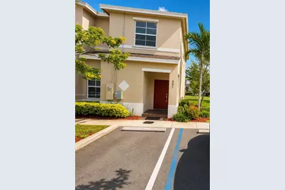 541 NE 5th Ter N 5 Th Ter, Florida City, FL 33034 - Photo 1