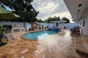 3889 NW 5th St, Miami, FL 33126 - Photo 5