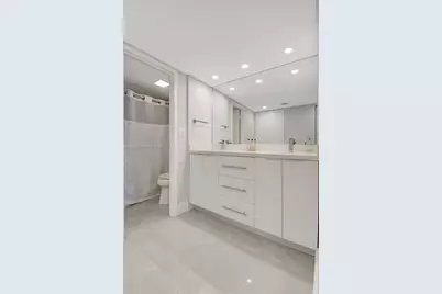 100 Bayview Dr #502, Sunny Isles Beach, FL 33160 - Photo 13