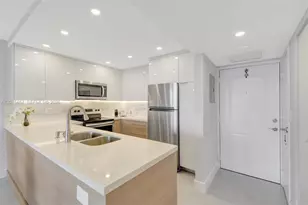 100 Bayview Dr, Sunny Isles Beach, FL 33160 - Photo 7