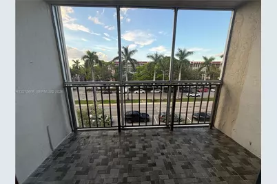 2000 Atlantic Shores Blvd #407, Hallandale Beach, FL 33009 - Photo 13