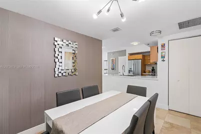 350 S Miami Ave #2605, Miami, FL 33130 - Photo 15