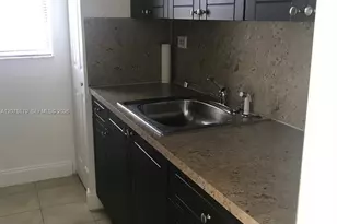 7095 NW 179th St, Hialeah, FL 33015 - Photo 1