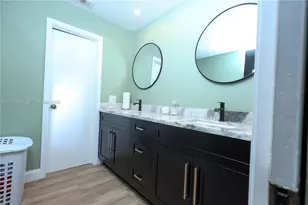 8050 Palmetto Palm Cir, Tamarac, FL 33321 - Photo 23
