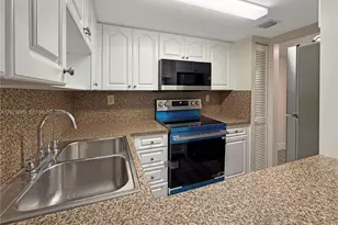995 SW 84th Ave, Miami, FL 33144 - Photo 7