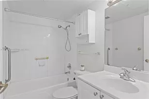 2501 S Ocean Dr, Hollywood, FL 33019 - Photo 23