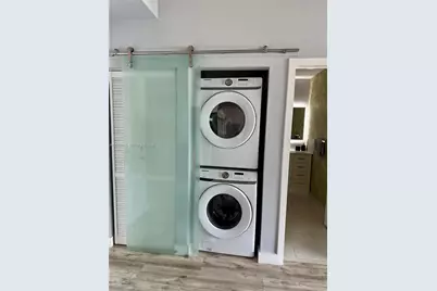 133 NE 2nd Ave #915, Miami, FL 33132 - Photo 11