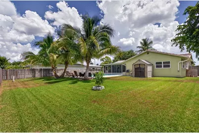 10320 NW 42nd Dr, Coral Springs, FL 33065 - Photo 3