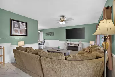 10320 NW 42nd Dr, Coral Springs, FL 33065 - Photo 11