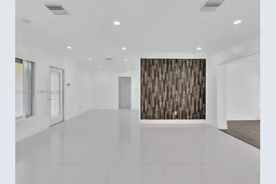 1647 NE 146th St #0, Miami, FL 33181 - Photo 9