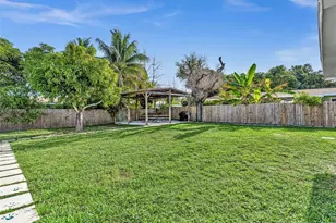1647 NE 146th St, Miami, FL 33181 - Photo 37