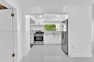 1647 NE 146th St, Miami, FL 33181 - Photo 25