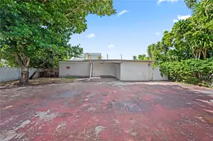 2723 NW 3rd St, Miami, FL 33125 - Photo 9