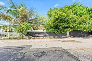 2723 NW 3rd St, Miami, FL 33125 - Photo 15