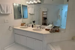 6301 Collins Ave, Miami Beach, FL 33141 - Photo 17